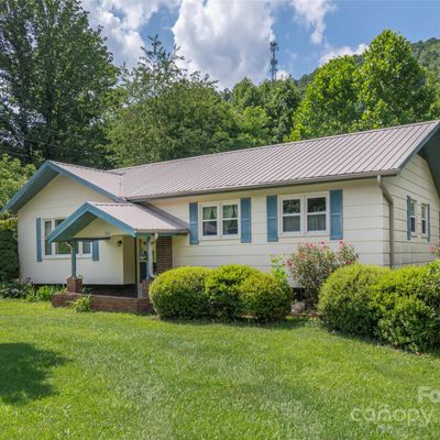 1618 Old Balsam Rd, Waynesville, NC 28786