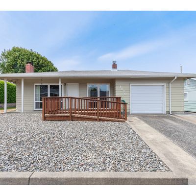 1670 Grant St, North Bend, OR 97459