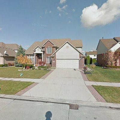 20019 Old Brook Ln, Macomb, MI 48044