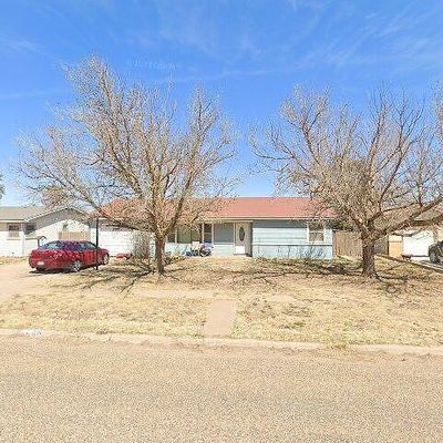 208 Sw 1st St, Earth, TX 79031