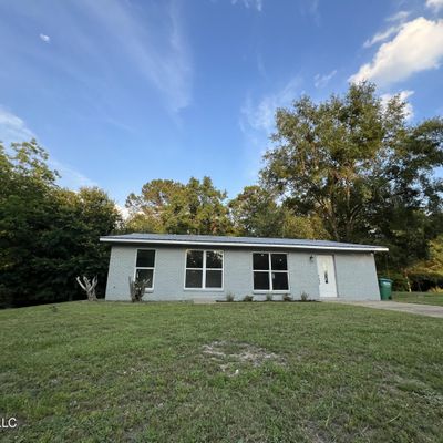 2112 Woodside Dr, Gautier, MS 39553