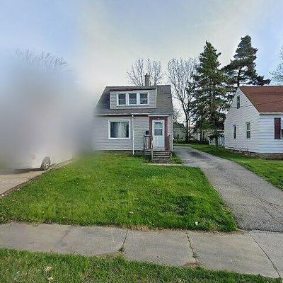 18851 Raymond St, Maple Heights, OH 44137