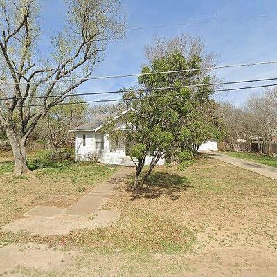 233 May St, Castroville, TX 78009