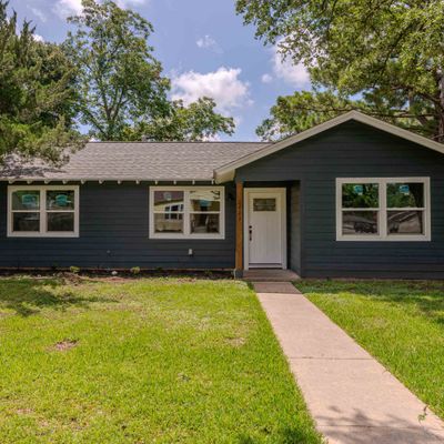 2423 Avenue F, Nederland, TX 77627