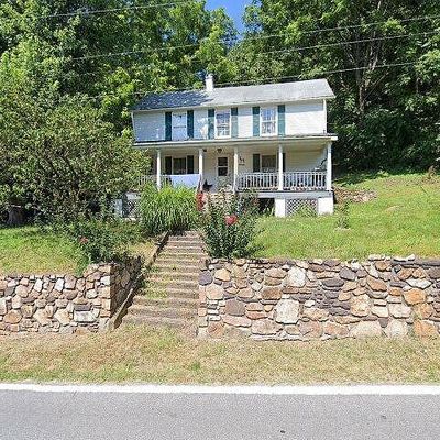 2462 Narrow Passage Rd, Buchanan, VA 24066