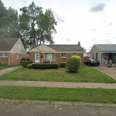 26261 Barbara St, Roseville, MI 48066