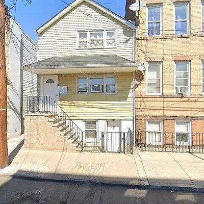 302 E Kinney St, Newark, NJ 07105