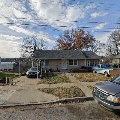 304 N Main St, Liberty, MO 64068