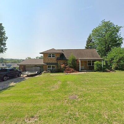 27 Chieftain Dr, Saint Louis, MO 63146