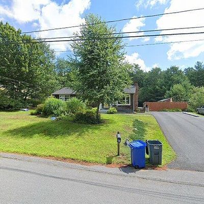 27 Langs Ln, Newmarket, NH 03857