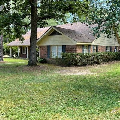 271 Woodland Dr, Forest, MS 39074