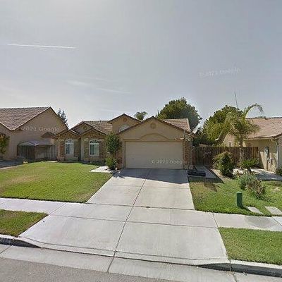 367 S Park Ave, Kerman, CA 93630