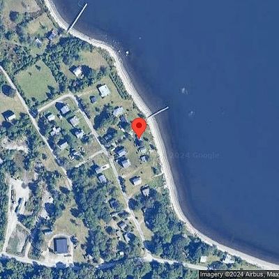 39 Mount Tom Rd, Portsmouth, RI 02871