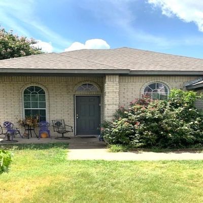 402 Graham St, Waxahachie, TX 75165