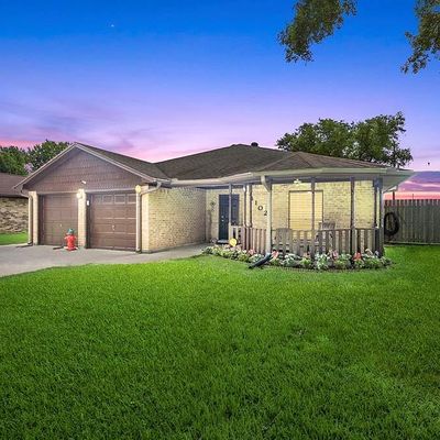 4102 Quaker Dr, Texas City, TX 77590