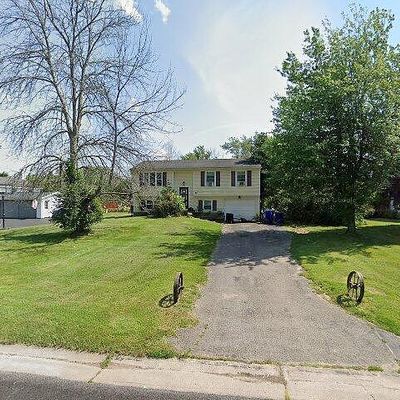 33 Highview Dr, Hamlin, NY 14464