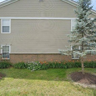 3328 Lenox Village Dr #223, Fairlawn, OH 44333