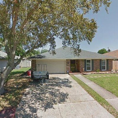 35 Devereaux Dr, Destrehan, LA 70047