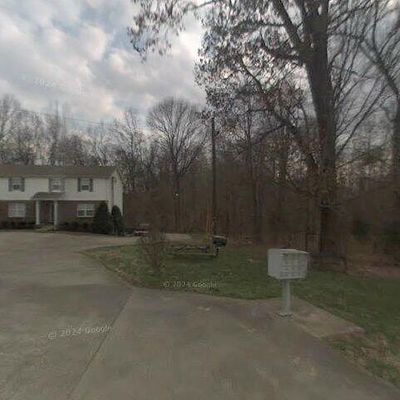 505 Country Ln, Clarksville, TN 37043