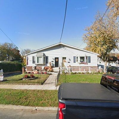 436 Manhattan St, Essington, PA 19029