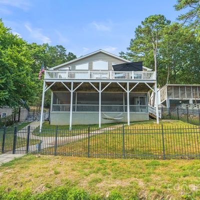 592 Shoreline Rd, New London, NC 28127