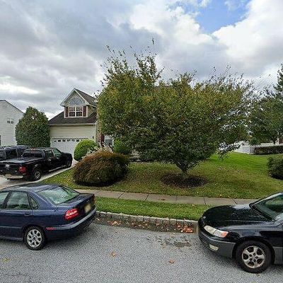 6 Bell Ln, Burlington, NJ 08016