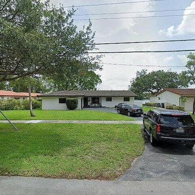 6321 Lake Patricia Dr, Miami Lakes, FL 33014