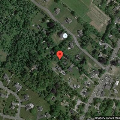 52 Goularte Ln, Portsmouth, RI 02871