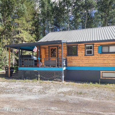 704 Sunset Dr, Alpine, WY 83128