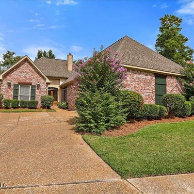 705 Versailles Dr, Ridgeland, MS 39157