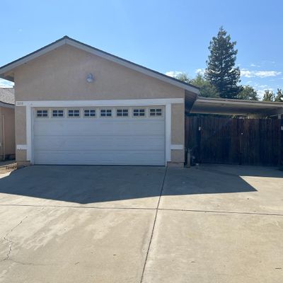 729 N Palm St, Woodlake, CA 93286