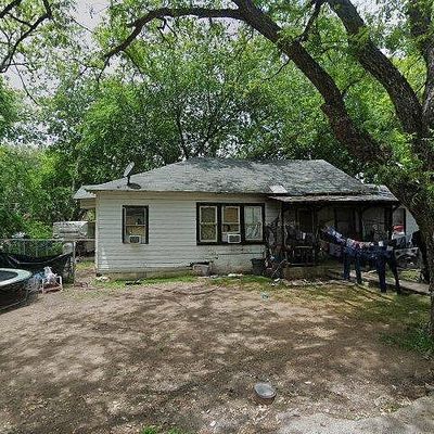 764 Robert St, Seguin, TX 78155