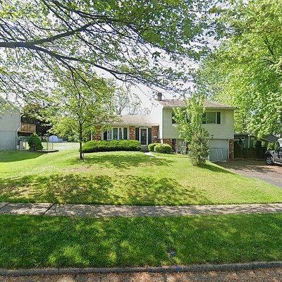 640 Pickering Rd, Southampton, PA 18966