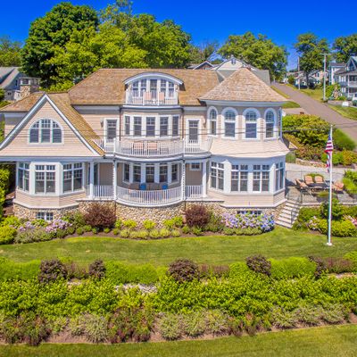 65 Morningside Dr, Milford, CT 06460