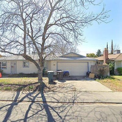 658 W Alameda St, Manteca, CA 95336