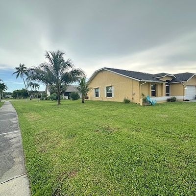 6704 Wakefield Dr, Fort Myers, FL 33966