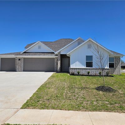 681 Kayla Maria Street, Prairie Grove, AR 72753