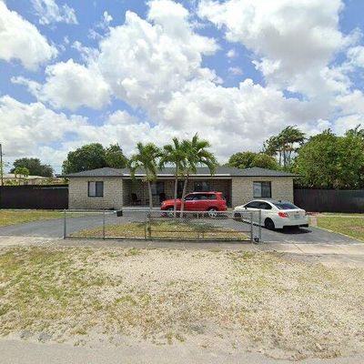 696 E 51 St St, Hialeah, FL 33013