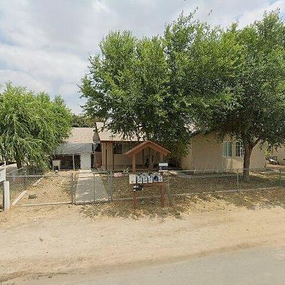 698 Comanche Dr, Arvin, CA 93203