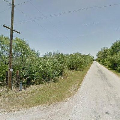 Avenue O, Christine, TX 78012