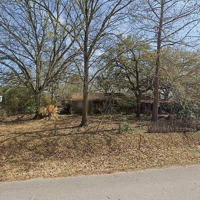 803 Oklahoma Ave, Bacliff, TX 77518