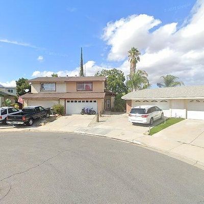 809 Canary Ct, Lake Elsinore, CA 92530