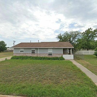 812 E 9 Th St, Cordell, OK 73632