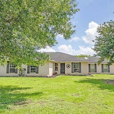 824 Betty St, El Campo, TX 77437