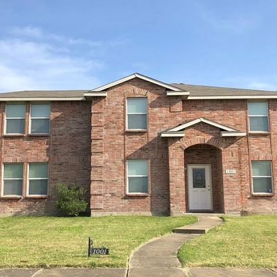 1001 Bumble Bee Dr, Lancaster, TX 75134