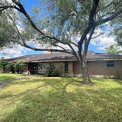 1016 E Palm Valley Dr., Palm Valley, TX 78552