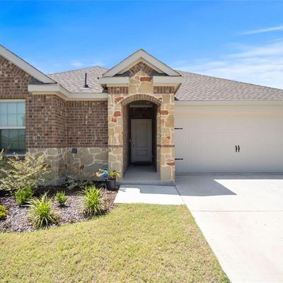 10404 Plumlee Ln, Aubrey, TX 76227