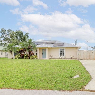 1072 Persian Ln, Sebastian, FL 32958