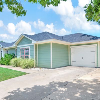 1201 Wyatt St, Waxahachie, TX 75165