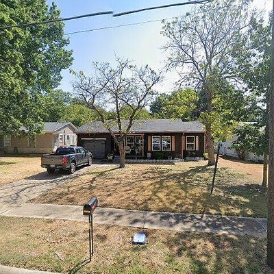 1208 Pecan St, Bonham, TX 75418